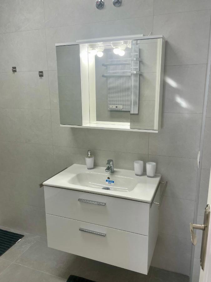 Apartamento Alteawohnung - Life: Pueblo, Iglesia, Pool, Montana *